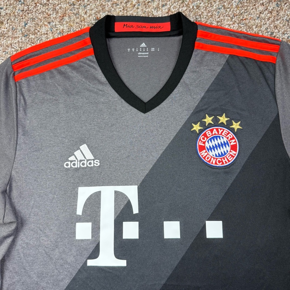 FC Bayern Munich Men’s Adidas 2016/17 Away Football Kit EUC Soccer Jersey size M - Picture 3 of 12